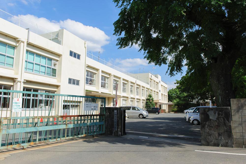 Primary school. Fukutsu stand Fukuma to elementary school 320m