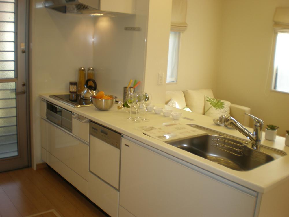 Kitchen. It is a kitchen with a dishwasher, which was based on white. (No. 5 areas. 2013 October shooting)