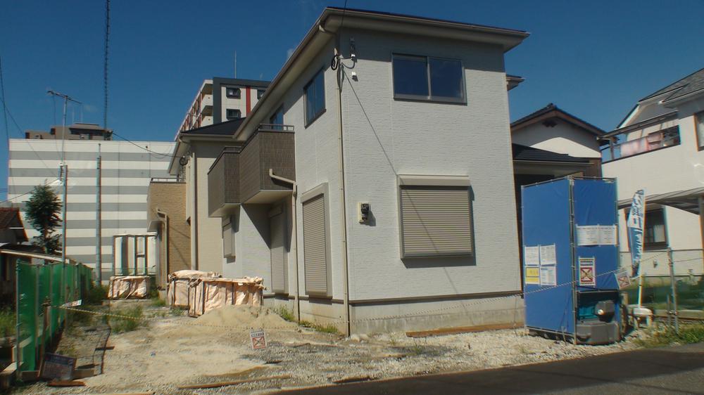 Local photos, including front road. Around traffic fewer of the environment