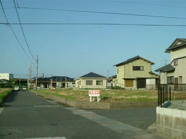 Local land photo. Because there is a scale of the total 56 compartments, Beautifully quiet streets can be expected (September 2009 shooting. Including pre-sale)