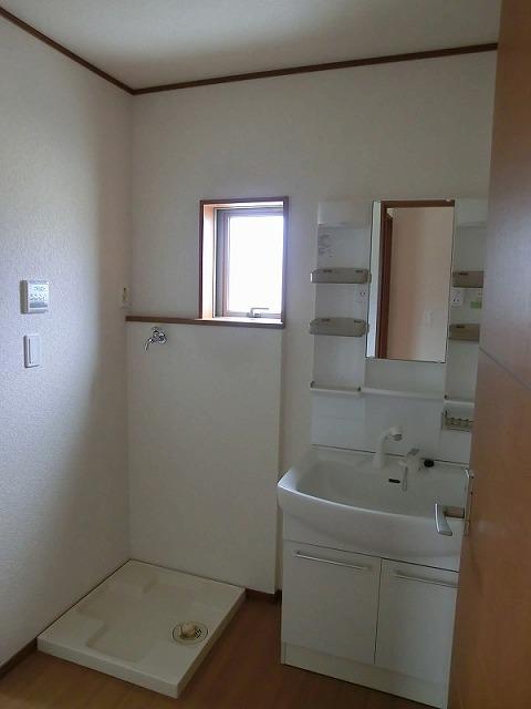 Same specifications photos (Other introspection). Washbasin with shower (same specifications photo)