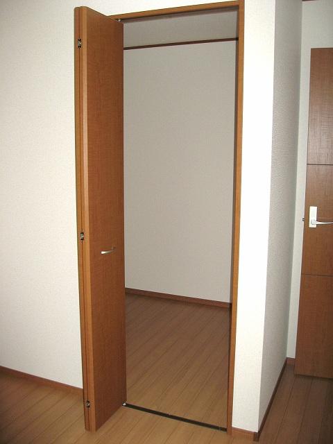 Same specifications photos (Other introspection). There are two Pledge closet! (Same specifications photo)