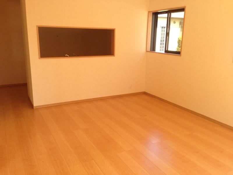 Same specifications photos (living)