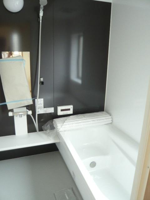 Same specifications photo (bathroom). Same specifications