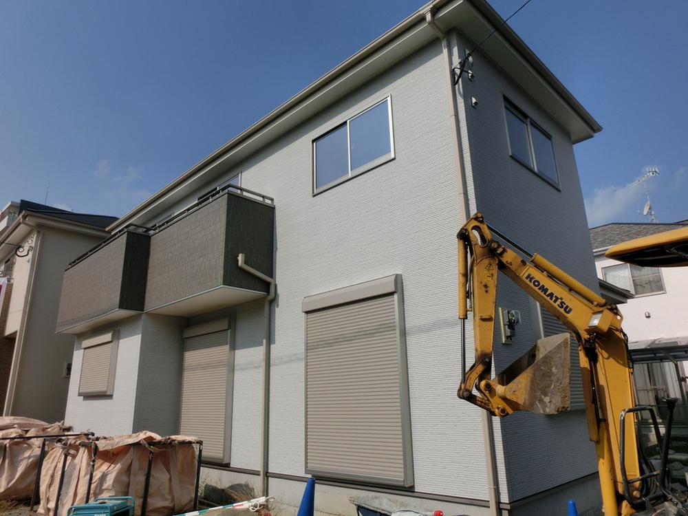 Local appearance photo. Local (11 May 2013) Shooting