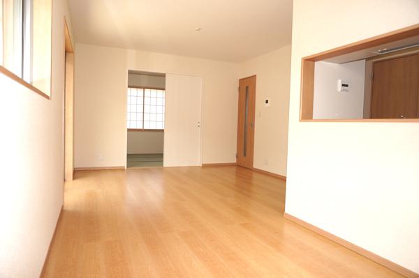 Same specifications photos (living)