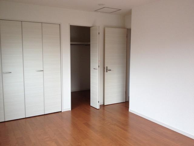 Non-living room. Indoor (11 May 2013) Shooting