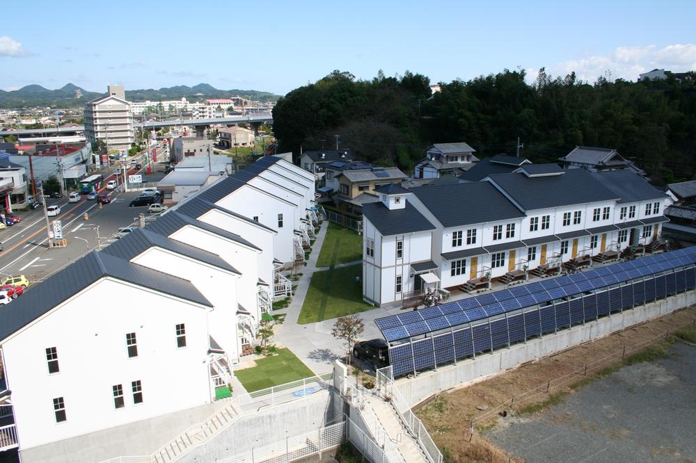 aerial photograph. July 2012 Itoshima is a next-generation residential area of ​​the new town "Oginoura Garden Suburb" environment-friendly was born in. Renewable energy from solar power and rainwater harvesting, And reduce the cost of utilities, etc..