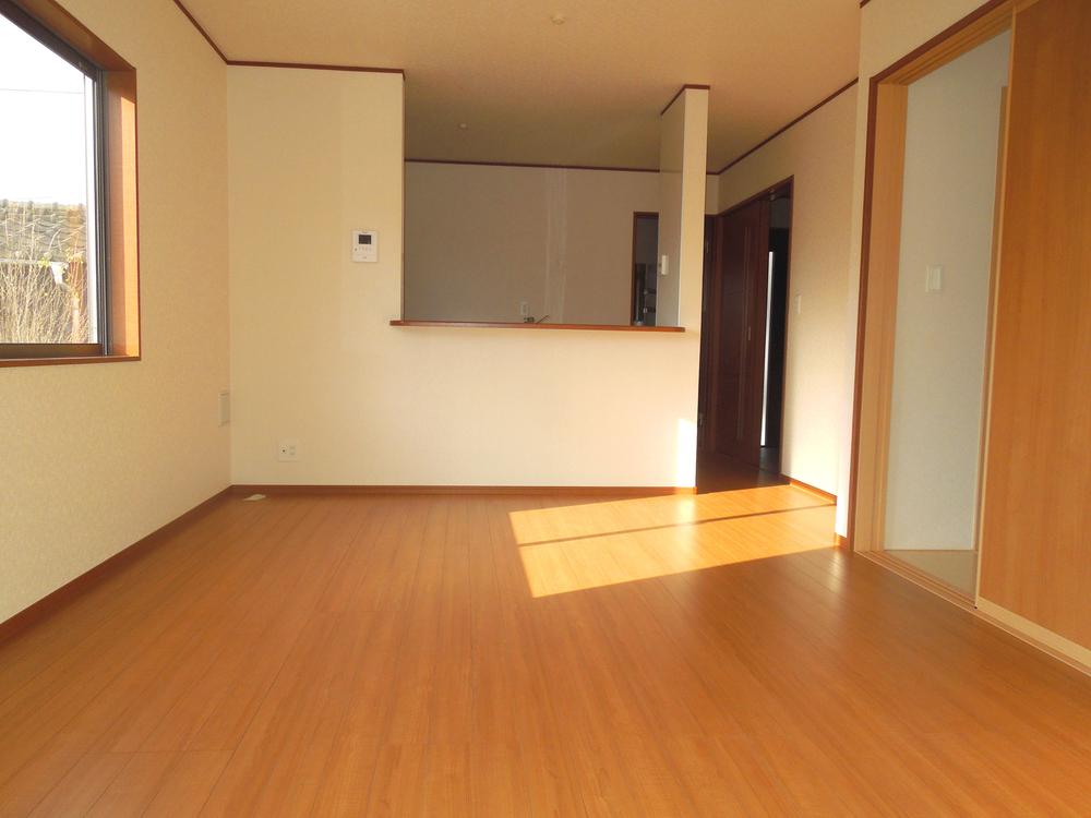 Same specifications photos (living)