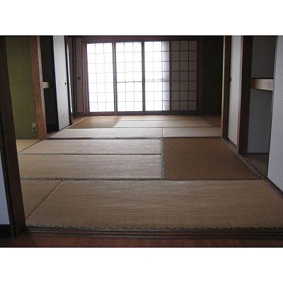 Non-living room. Alcove with emotional drifting Japanese-style room! 