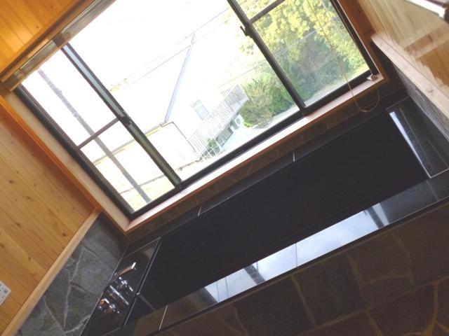 Bathroom. Indoor (11 May 2013) Shooting It natural hot spring has sprung. It is with hot spring rights.