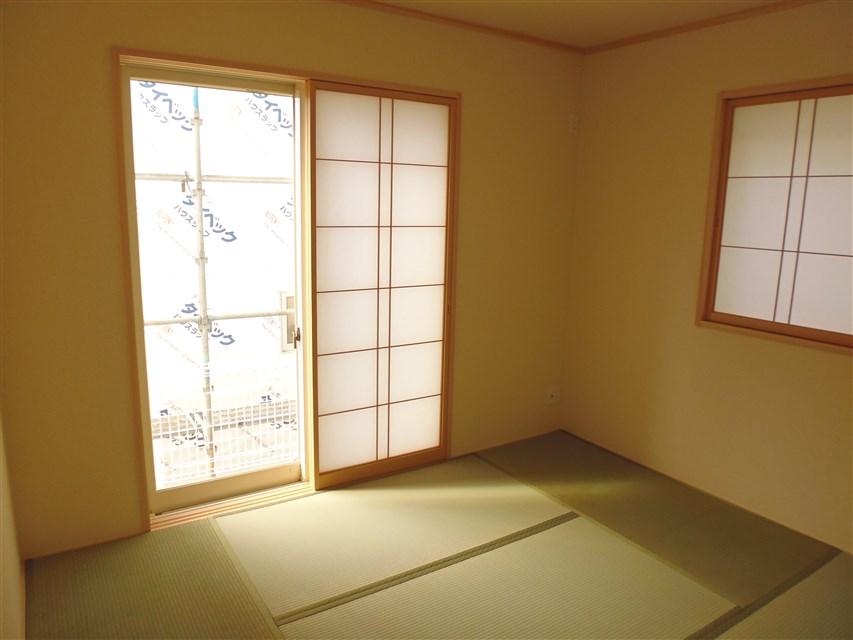 Non-living room. Brightness over have Japanese-style room