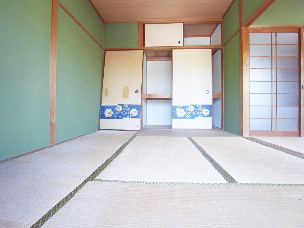 Other room space. Tatami also sliding door will also be beautiful When you're finished interior! !