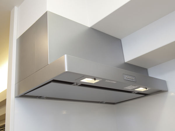 Kitchen.  [Wide Slim sirocco fan] Fluorine paint rectification plate effect further up oily smoke trapping force nor cleaning of the.  Adopted clogging difficult to filter. It is a range hood that sticks to the ease-of-use. (Same specifications)
