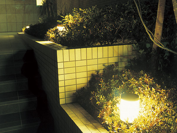 Security.  [Outdoor lamp plan] Night, By placing a strong light illumination of the residential buildings around, Effect of crime deterrence has effectively introduced the outdoor lamp that can be expected. (Same specifications)