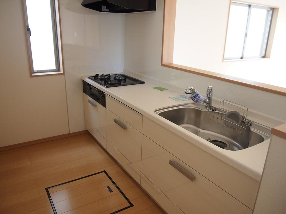 Same specifications photo (kitchen)