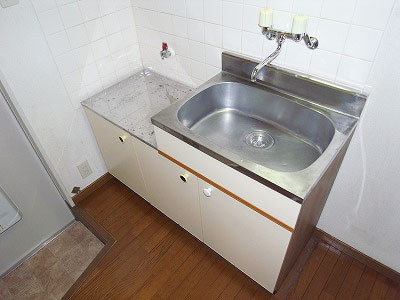 Kitchen. Two-burner gas stove installed Friendly Kitchen