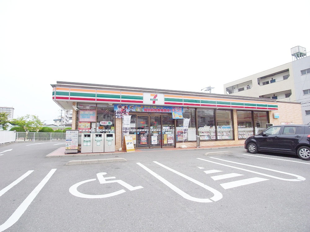 Convenience store. Seven-Eleven Kasuga Okamoto store up (convenience store) 355m