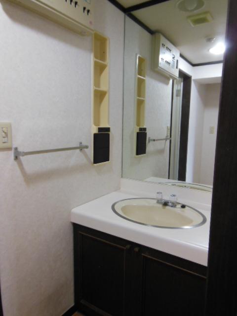 Wash basin, toilet. Indoor (213 December) shooting Washroom