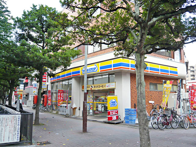 Convenience store. MINISTOP (convenience store) to 350m