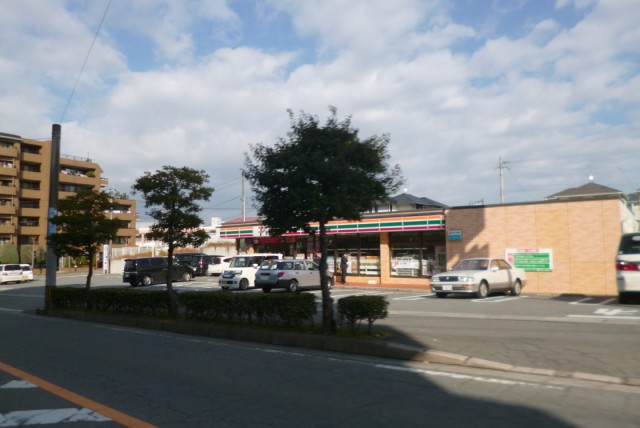 Convenience store. Seven-Eleven Kasuga whitewater months hill store up (convenience store) 300m