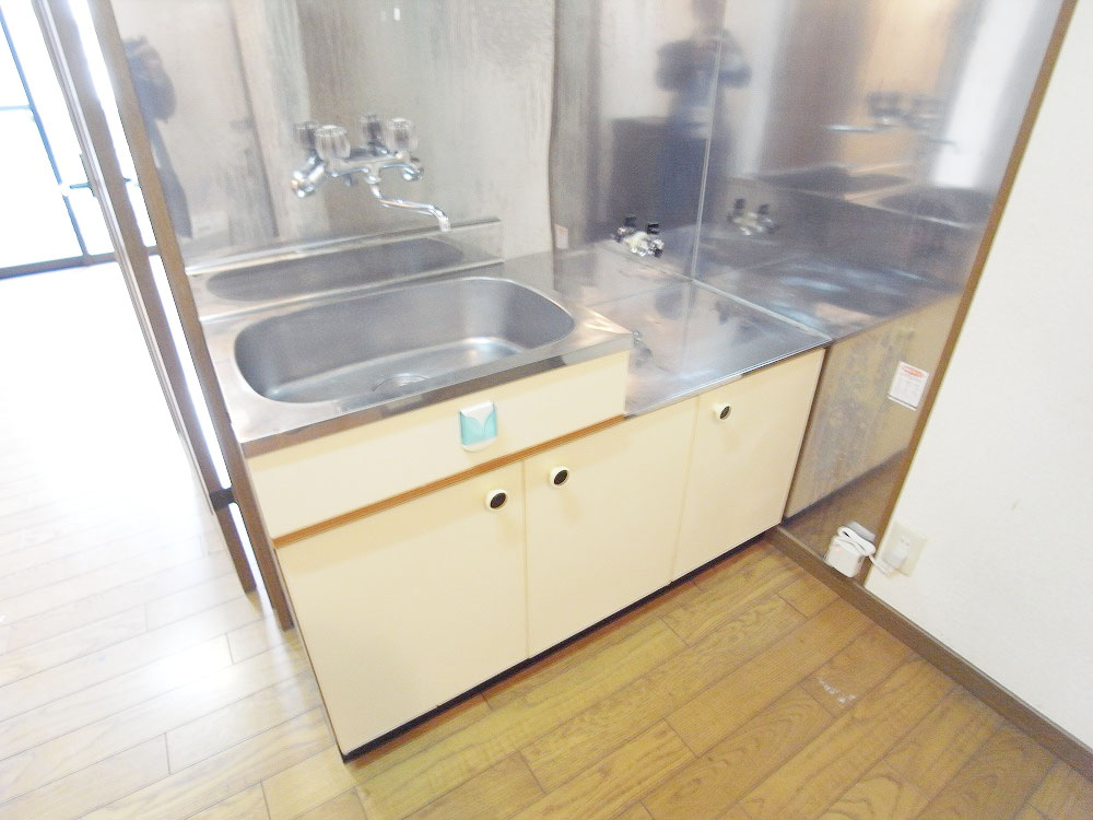 Kitchen. Two-burner gas stove installed Friendly Kitchen