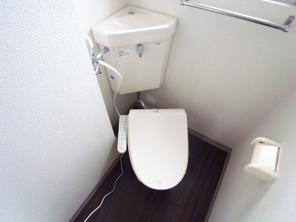 Toilet. With it can not be parted and get used to Washlet
