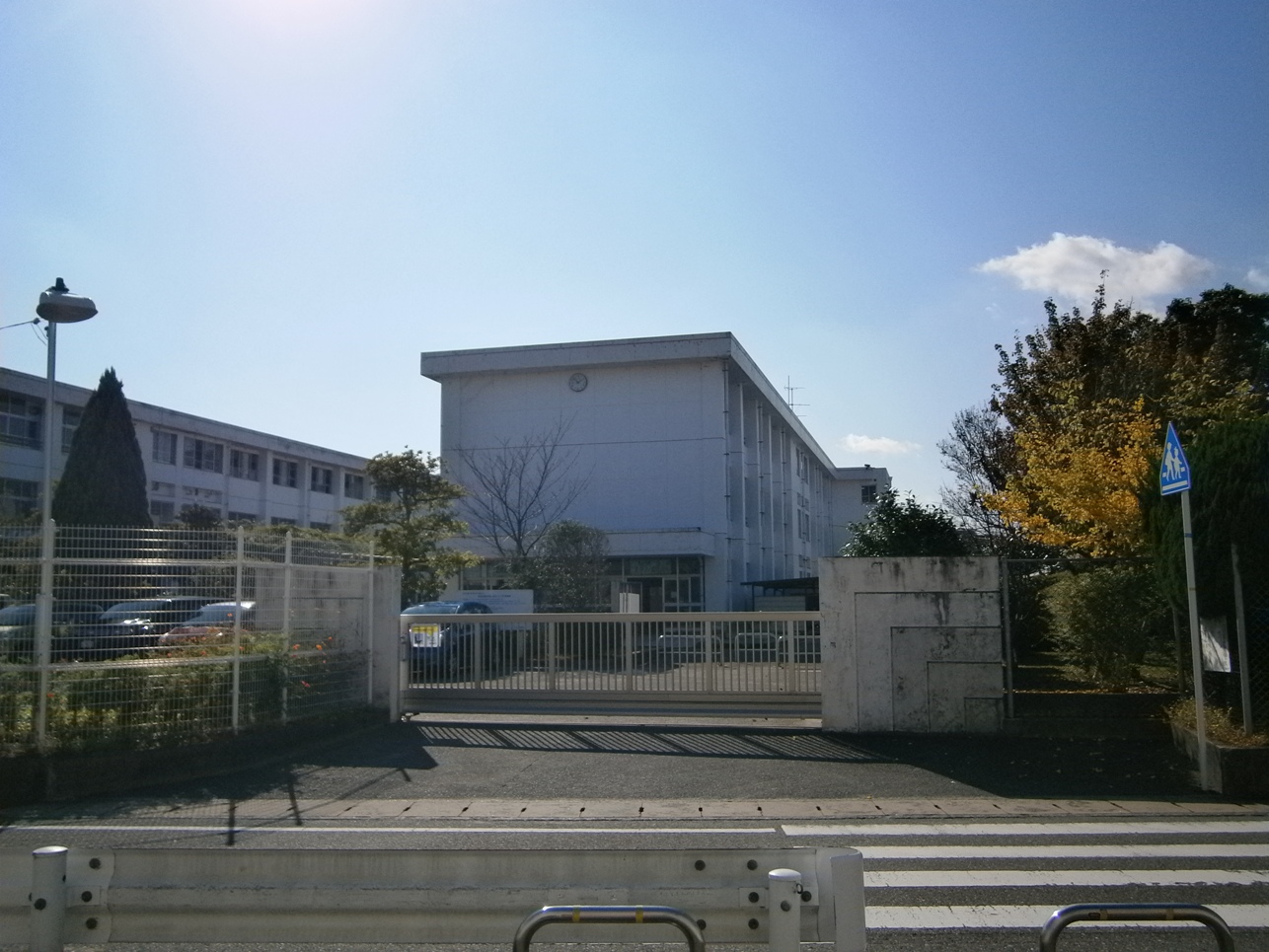 Primary school. 180m to Kasuga Municipal Tenjinyama elementary school (elementary school)