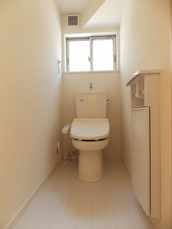 Toilet. Of course, bidet and heating toilet seat is (^_^)'m standard equipment /  ◆ It becomes the same specification photo ◆