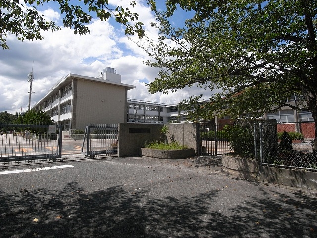 Primary school. Kasuga first day of spring Nichinan to elementary school (elementary school) 838m