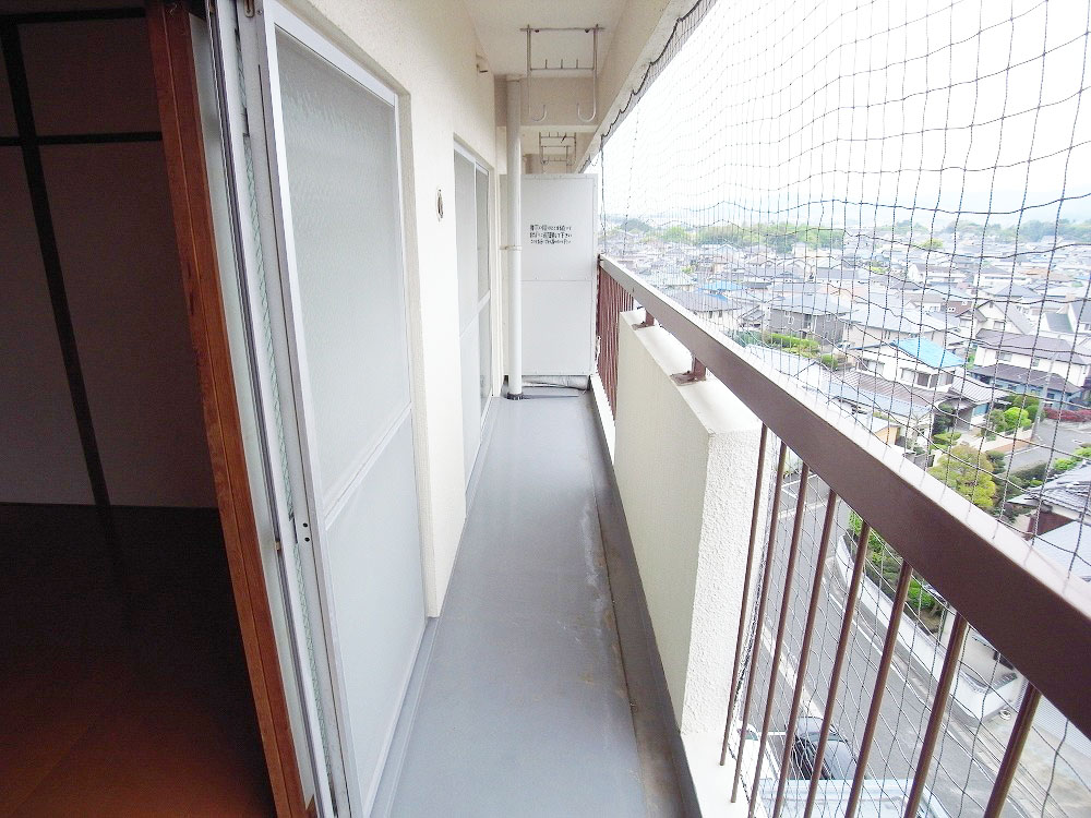 Balcony. Southwestward ・ Since the top floor cations per & ventilation good