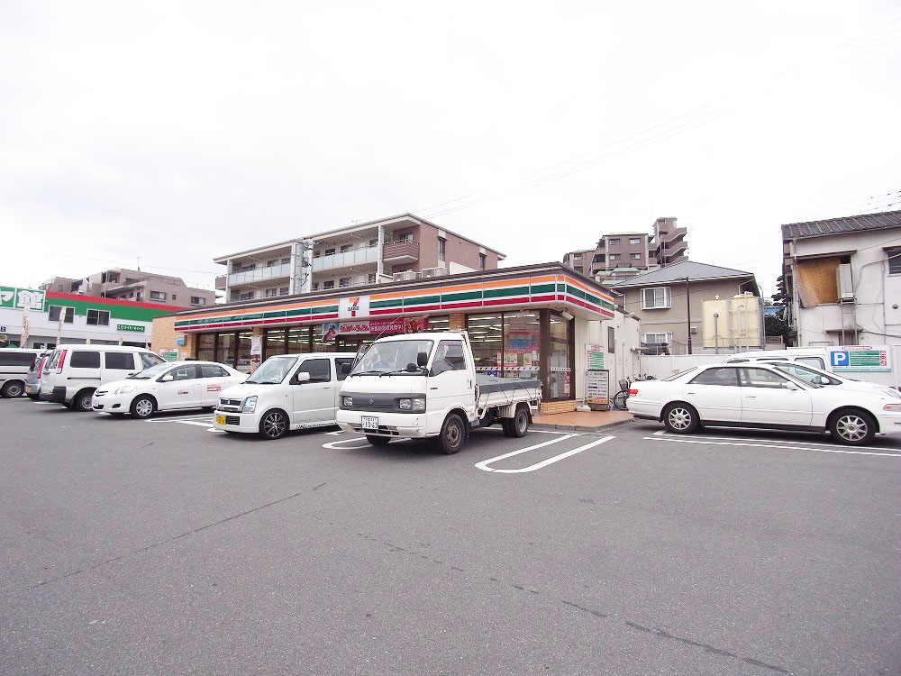 Convenience store. Seven-Eleven Wakabadai store up (convenience store) 535m