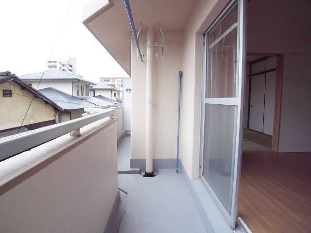 Balcony. Good balcony yang per in the southeast direction