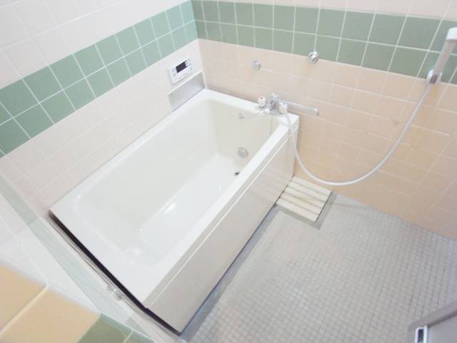 Bath. Comfortable bath time in Reheating & Otobasu function