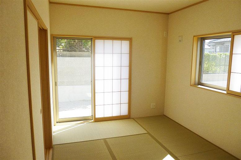 Non-living room. Brightness over have Japanese-style room