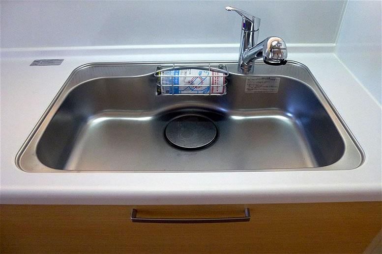 Kitchen. Faucet integrated water purifier