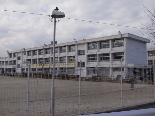 Primary school. Tenjinyama up to elementary school (elementary school) 1100m