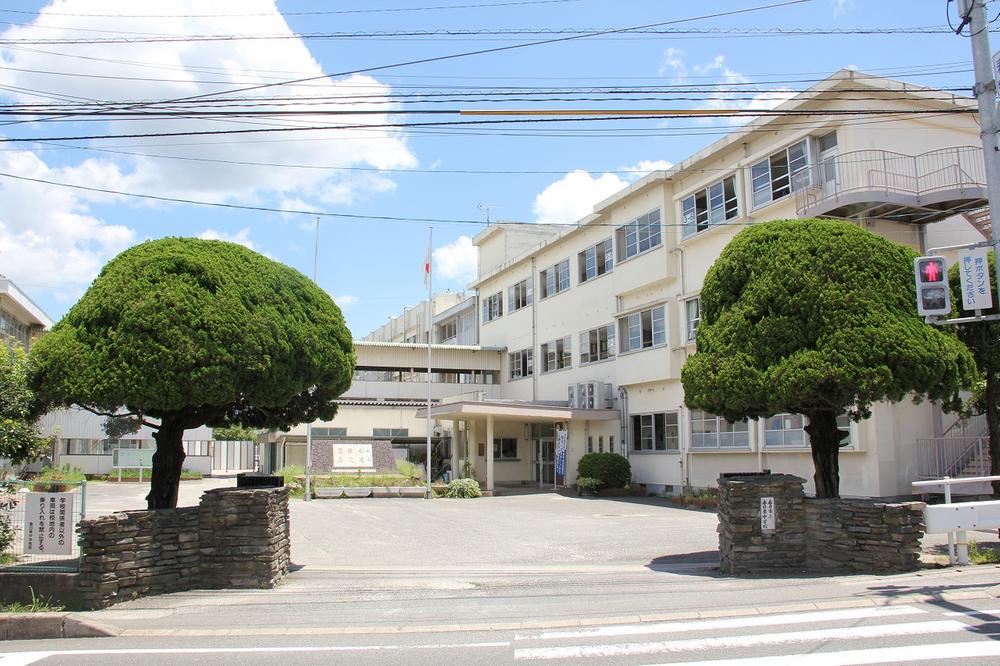 Junior high school. 920m to Kasuga Municipal Kasugahigashi junior high school
