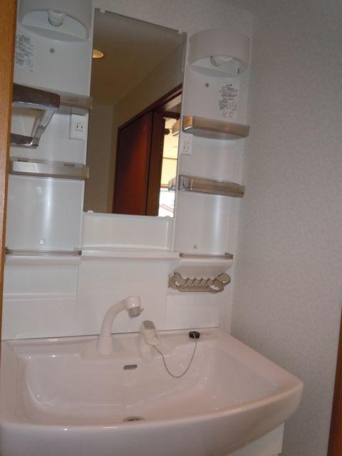 Wash basin, toilet