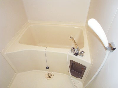 Bath. Hot water supply ・ Shower