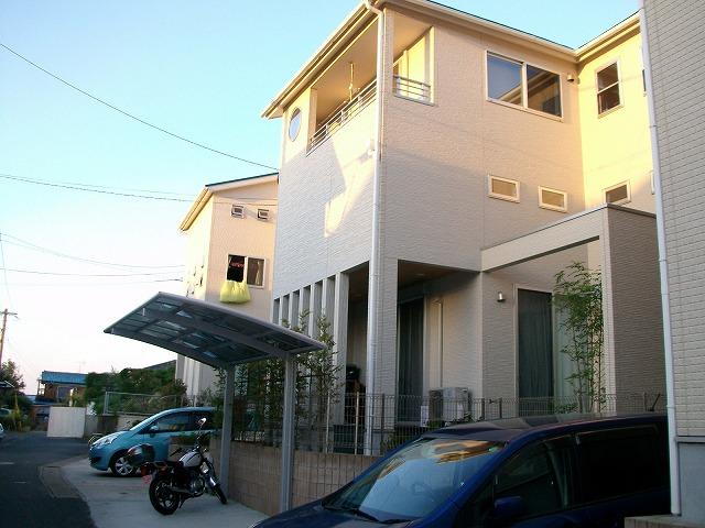 Parking lot. The new with carport