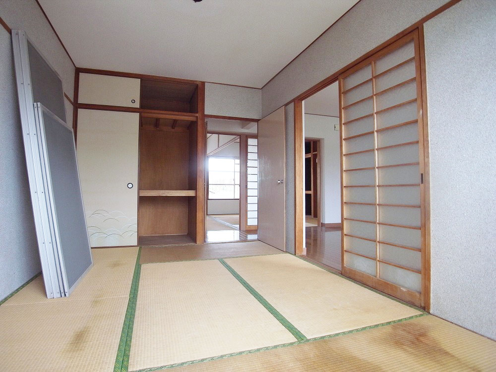 Other room space. Tatami, etc. will be in a beautiful state