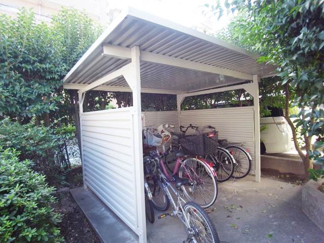 Other common areas. Pat equipped to bicycle parking also on site