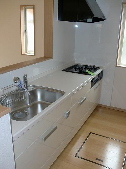 Kitchen. 3-neck gas stove! ! Face-to-face kitchen!