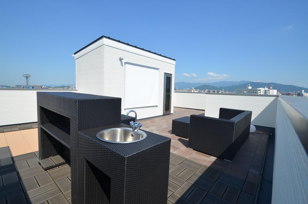 View photos from the dwelling unit. Private space of your family has been increased one on the rooftop balcony.