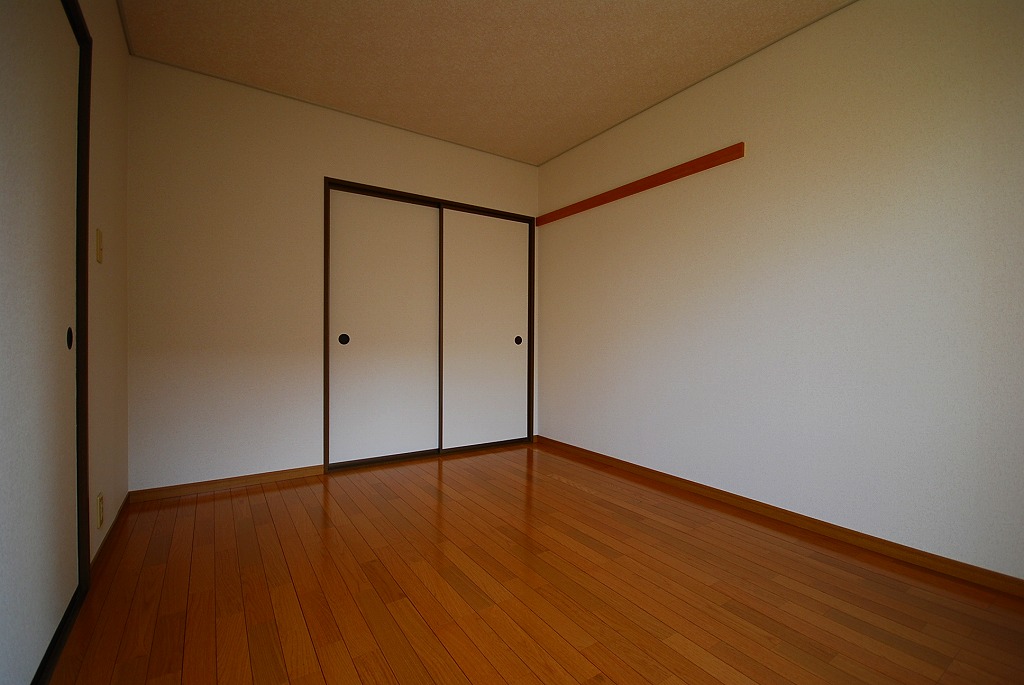 Other room space. Changes to the Japanese-style room → Western