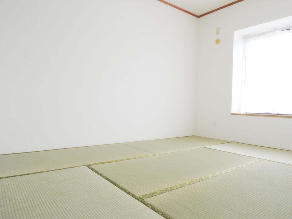 Non-living room. tatami ・ Sliding door Omotegae already!
