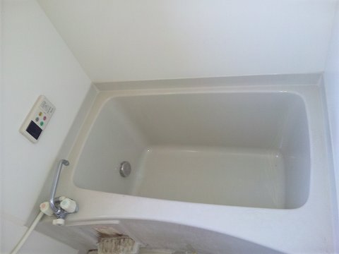 Bath. It is a window with a bath ☆