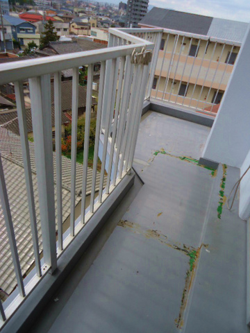 Other room space. A balcony