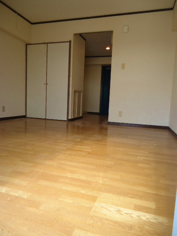 Other room space. It is south-facing